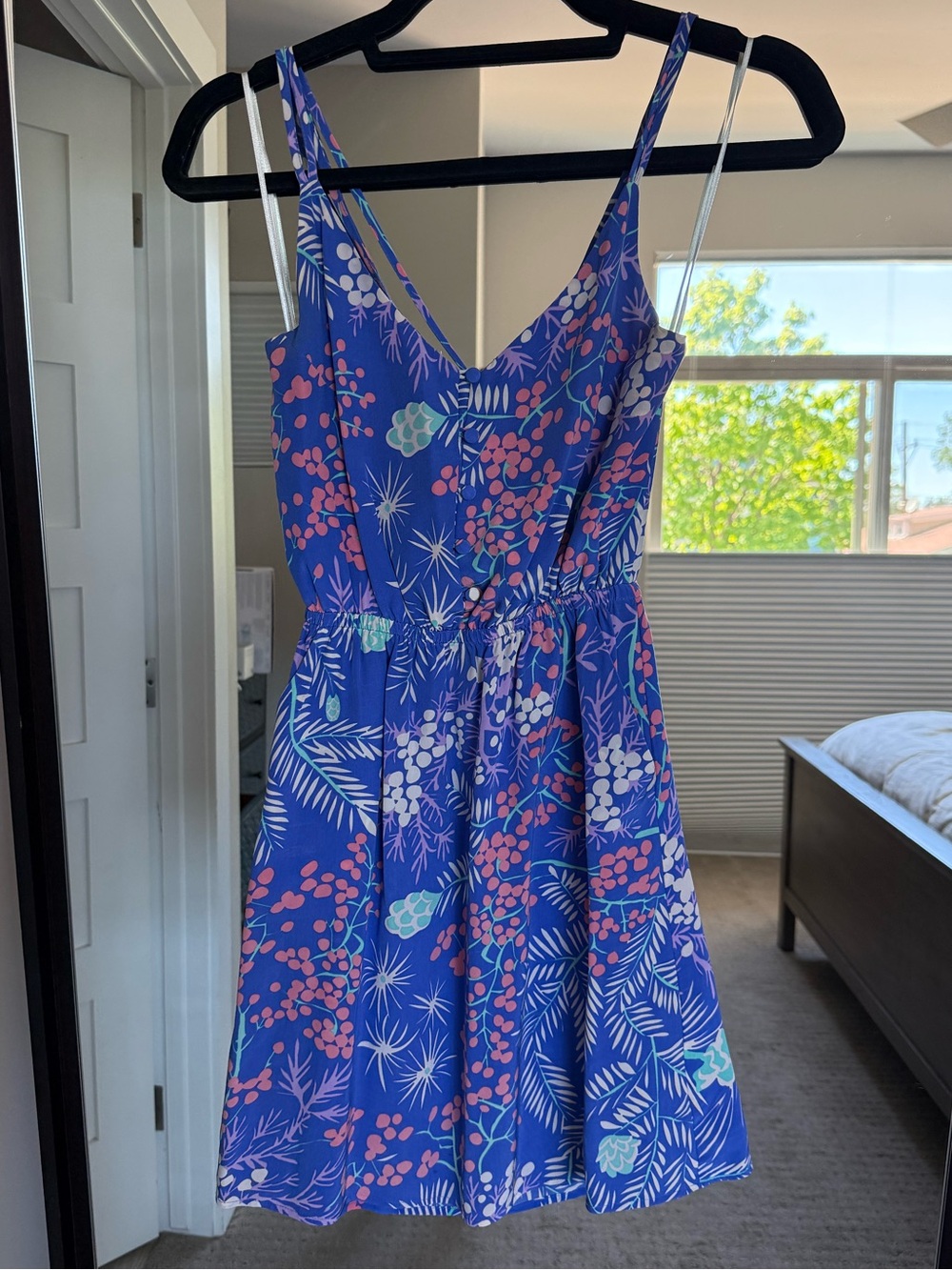 Yumi Kim Blue Floral Silk Dress Cute Buttons, PocketsAdjustable Criss Cross Back
